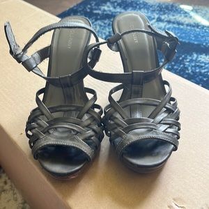 Old Navy Gray wedge heels sz 8
